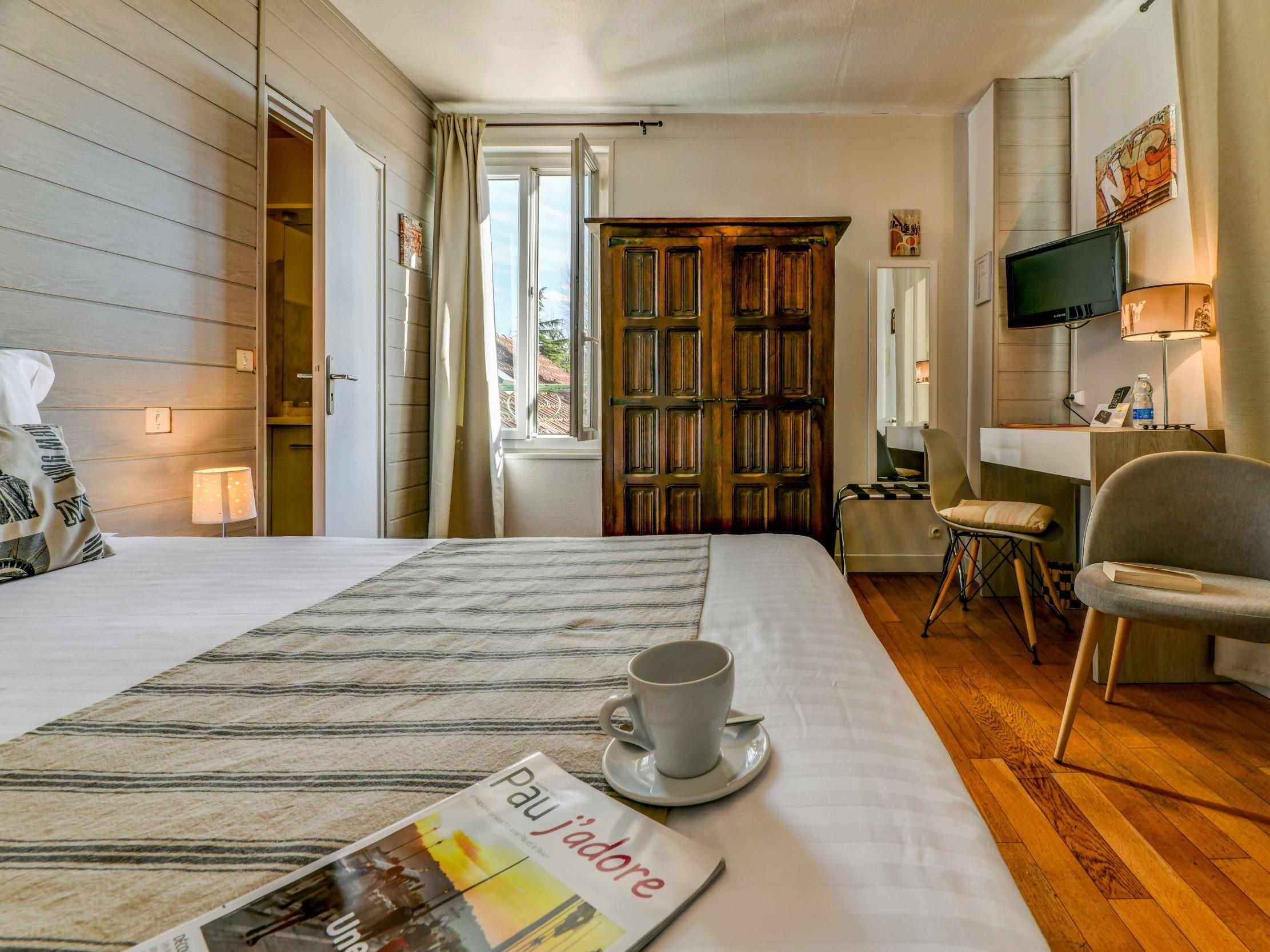 Logis Hostellerie Du Neez Gan Εξωτερικό φωτογραφία