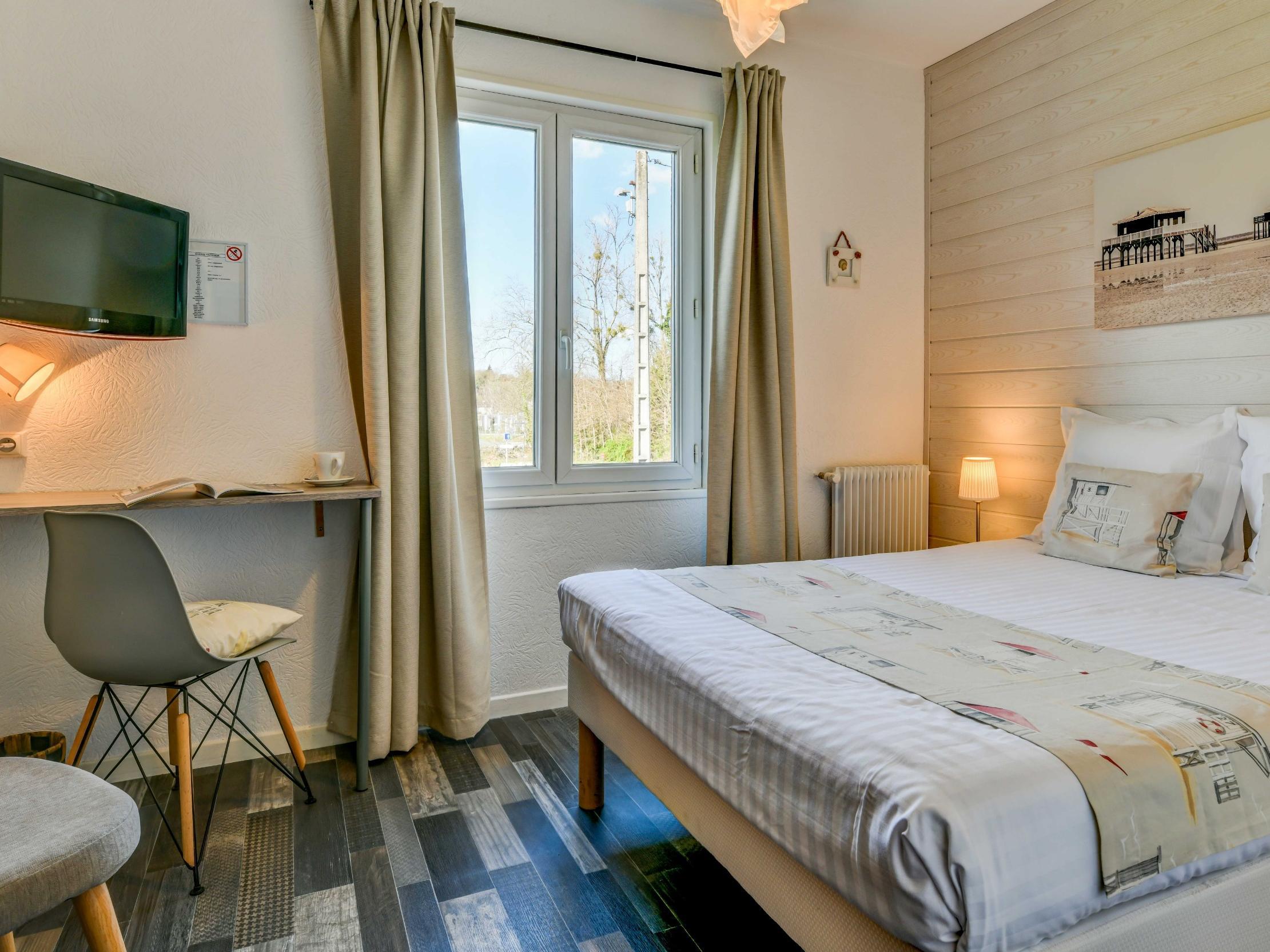 Logis Hostellerie Du Neez Gan Εξωτερικό φωτογραφία