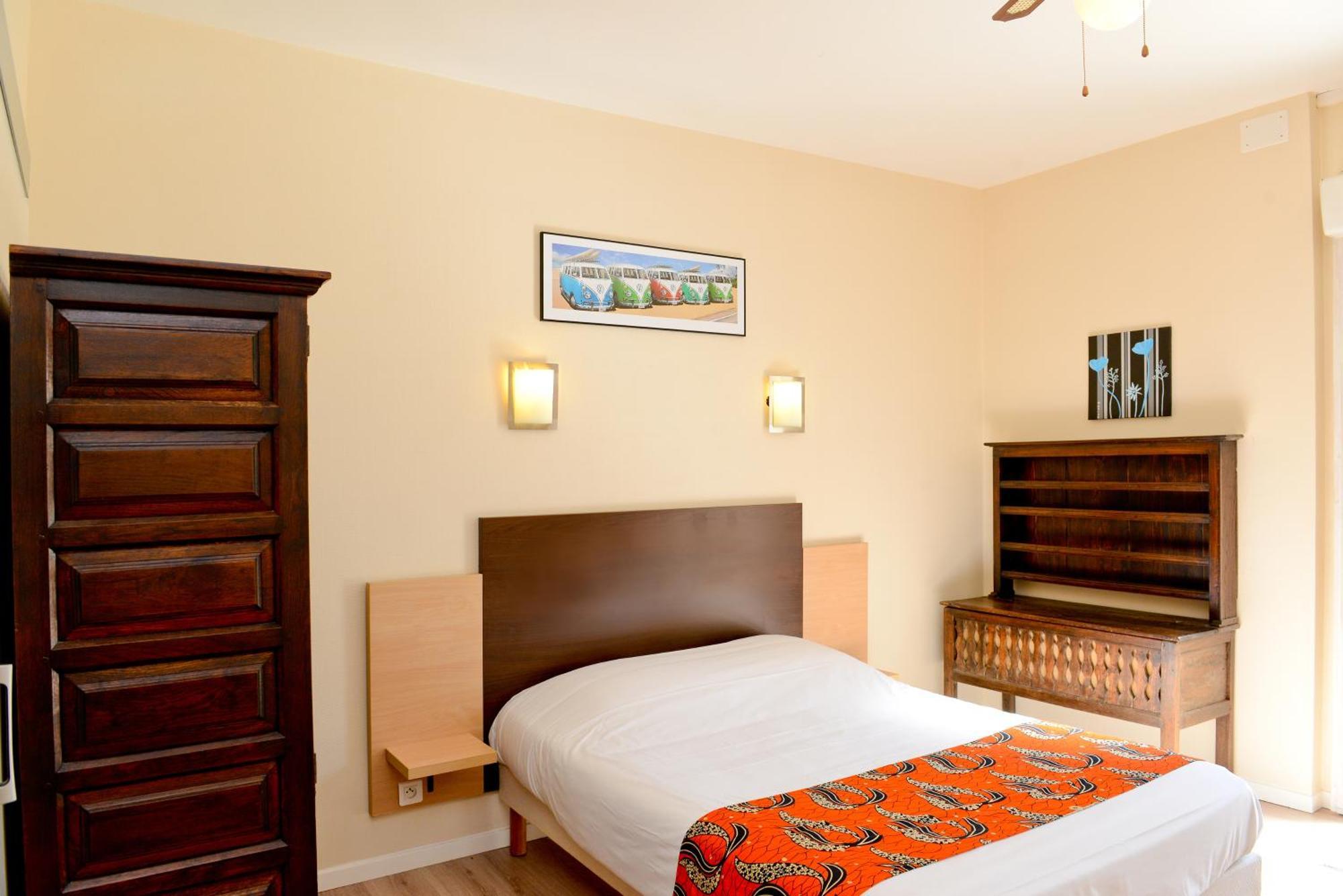 Logis Hostellerie Du Neez Gan Εξωτερικό φωτογραφία
