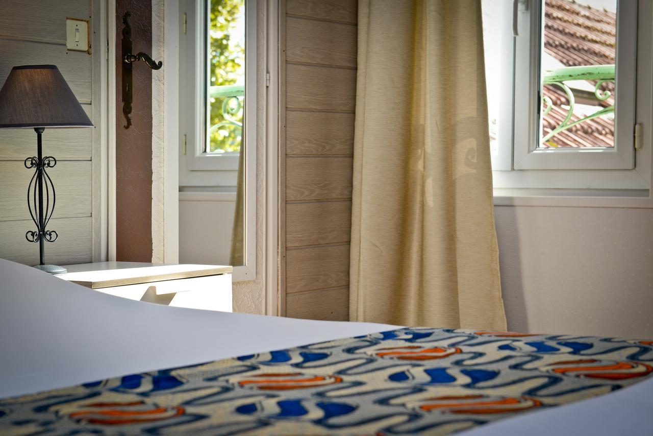 Logis Hostellerie Du Neez Gan Εξωτερικό φωτογραφία