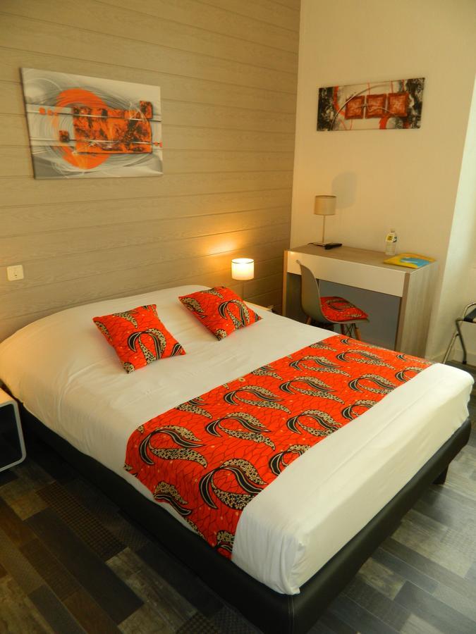 Logis Hostellerie Du Neez Gan Εξωτερικό φωτογραφία