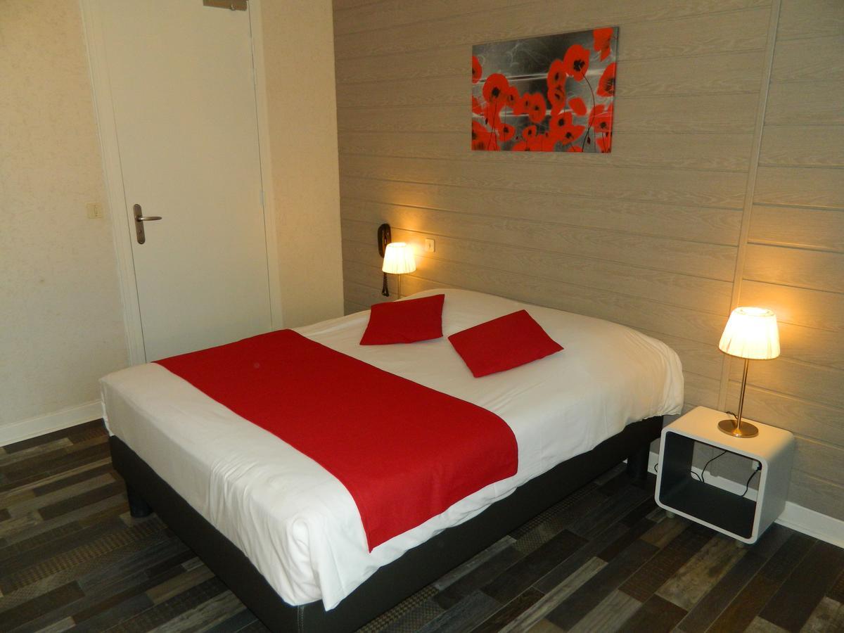 Logis Hostellerie Du Neez Gan Εξωτερικό φωτογραφία