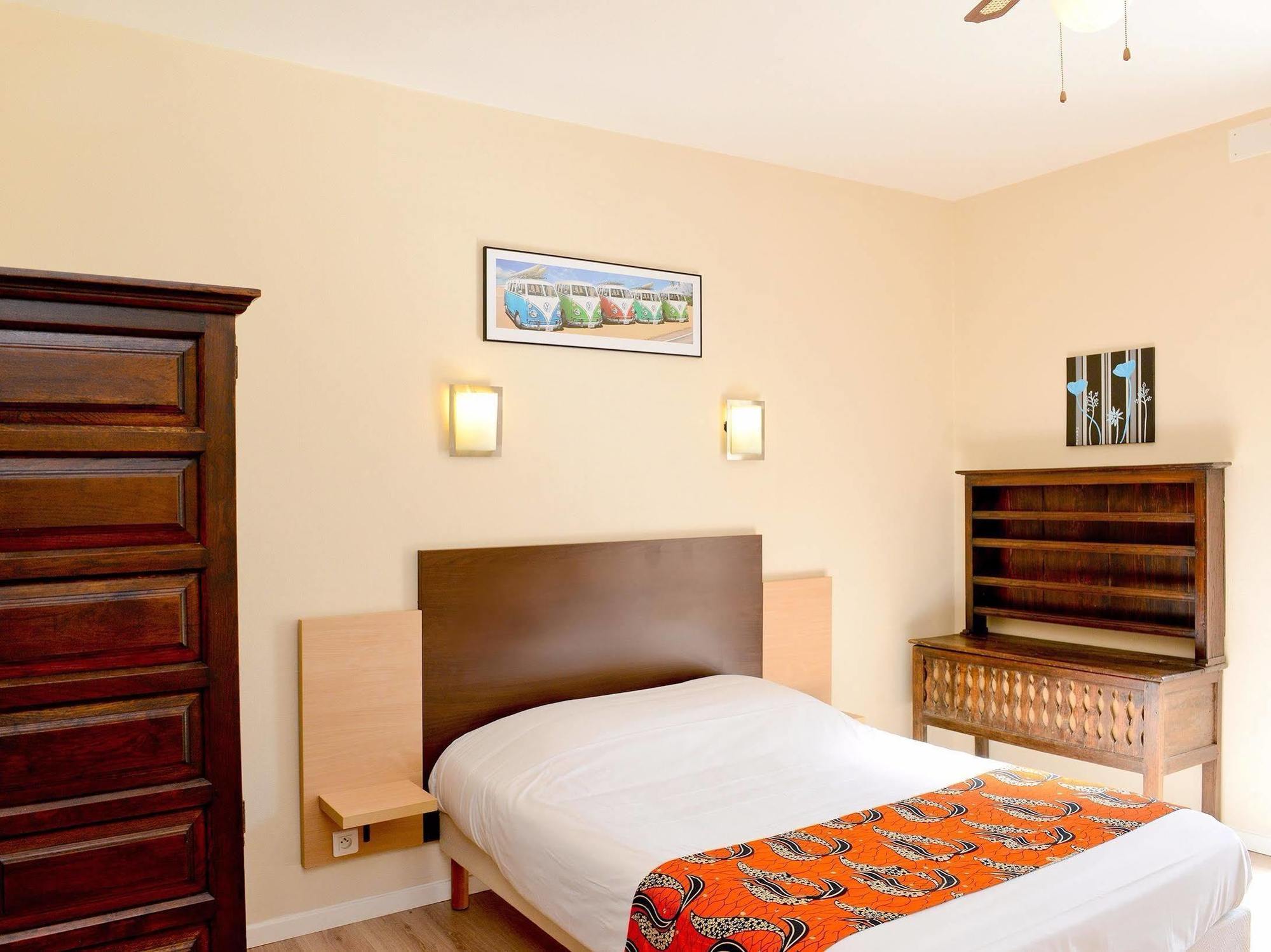 Logis Hostellerie Du Neez Gan Εξωτερικό φωτογραφία