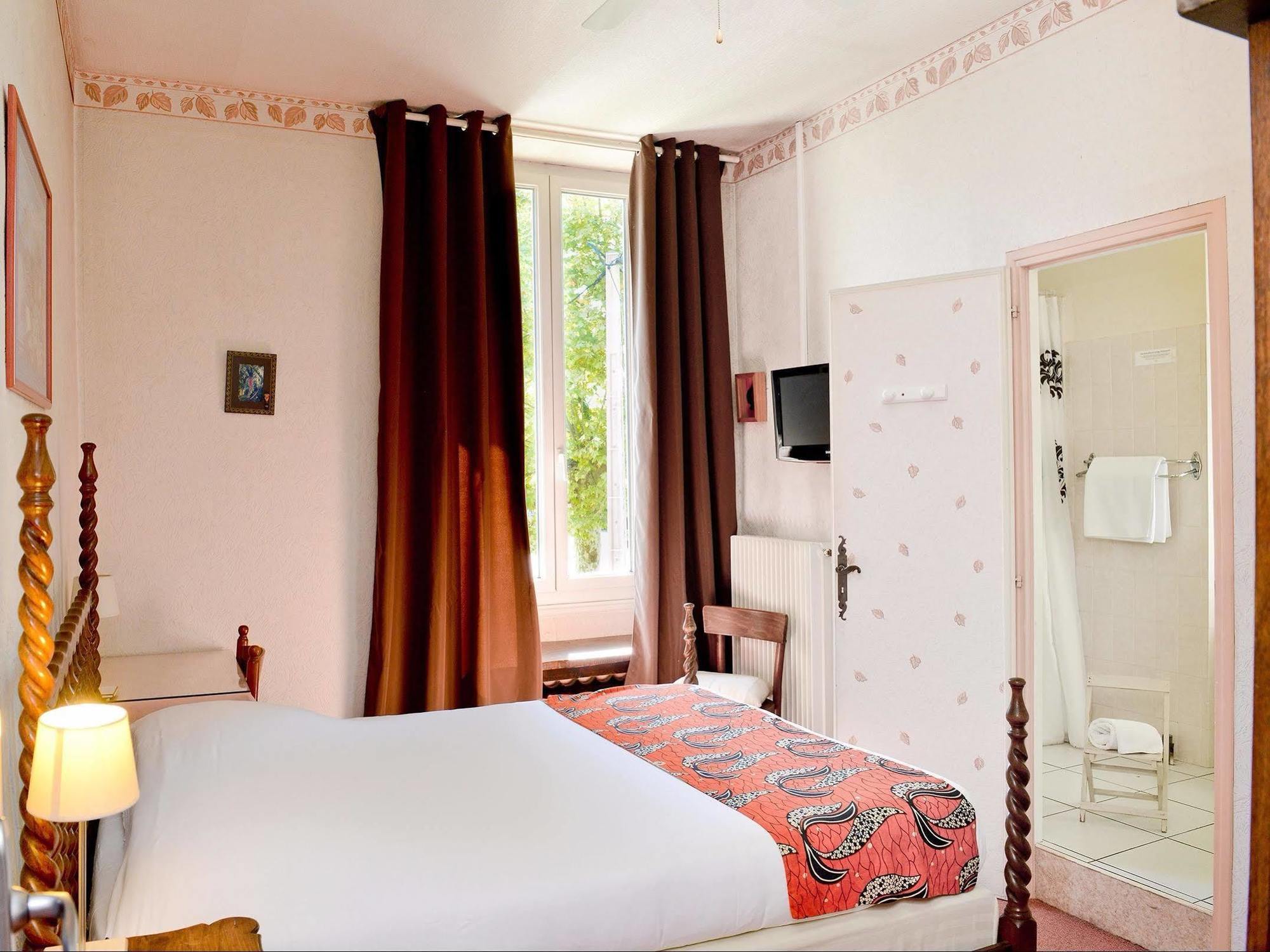 Logis Hostellerie Du Neez Gan Εξωτερικό φωτογραφία