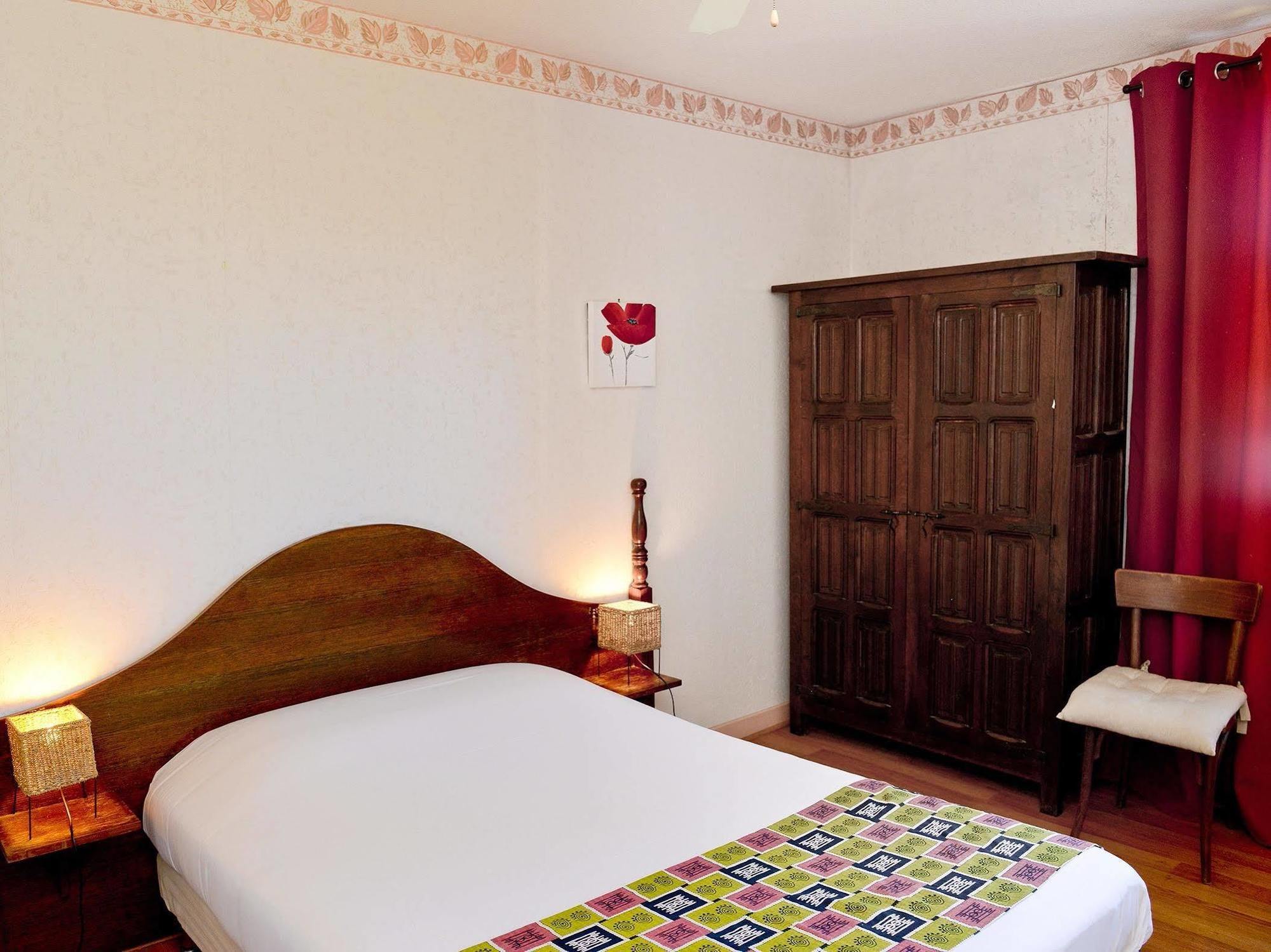 Logis Hostellerie Du Neez Gan Εξωτερικό φωτογραφία